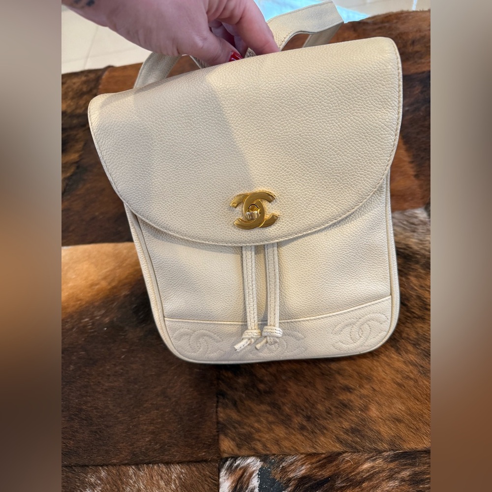 Vintage CHANEL Cream Caviar Triple CC Backpack - Picture 3 of 16